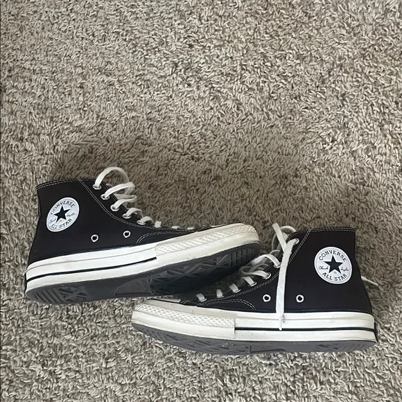 Converse High-Tops - Picture 6 of 11